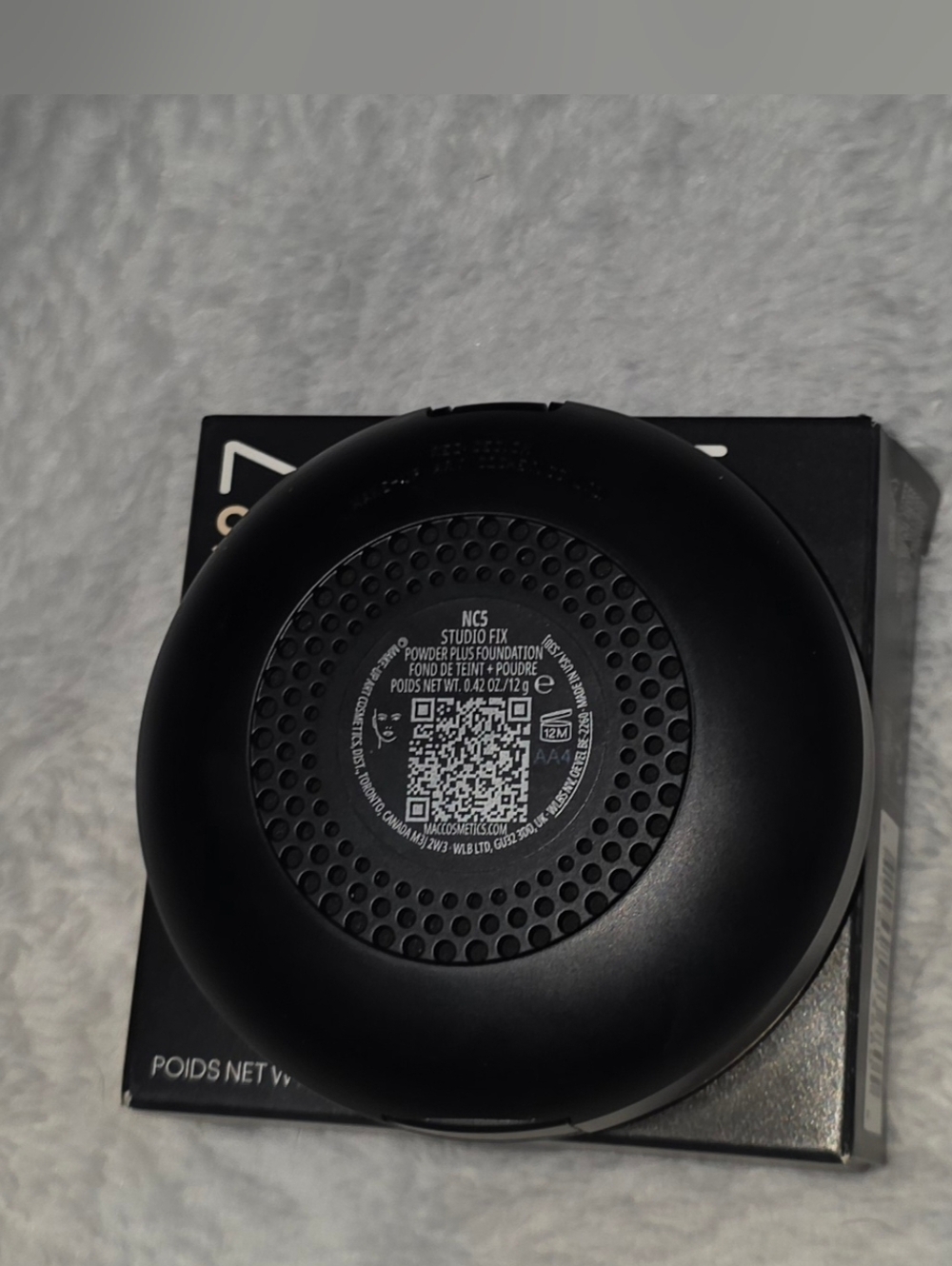 MAC Cosmetics Studio Fix Powder Plus Foundation NC5 - Compact Pressed Powder - Picture 3 of 7